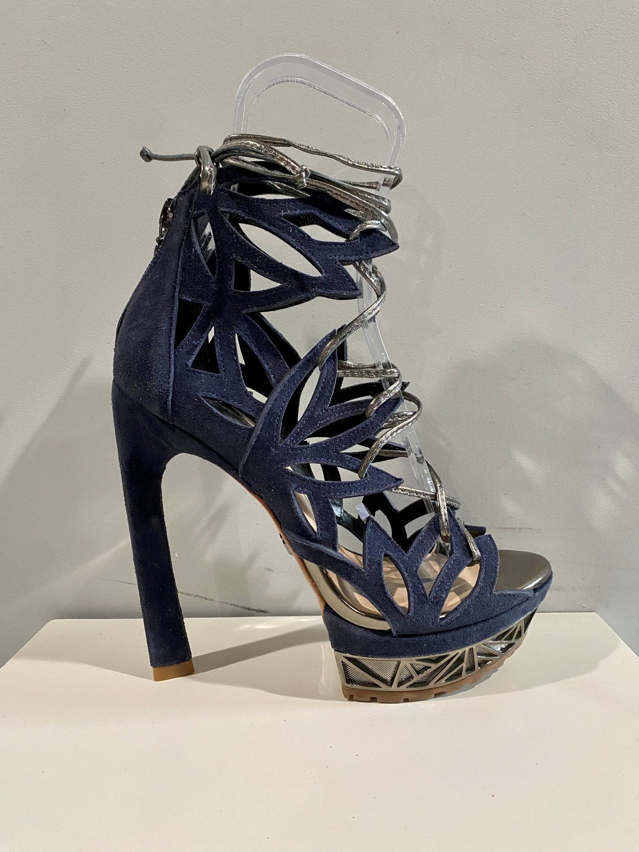 CIARA - NAVY SAMPLE 6 - FEMMES SANS PEUR -